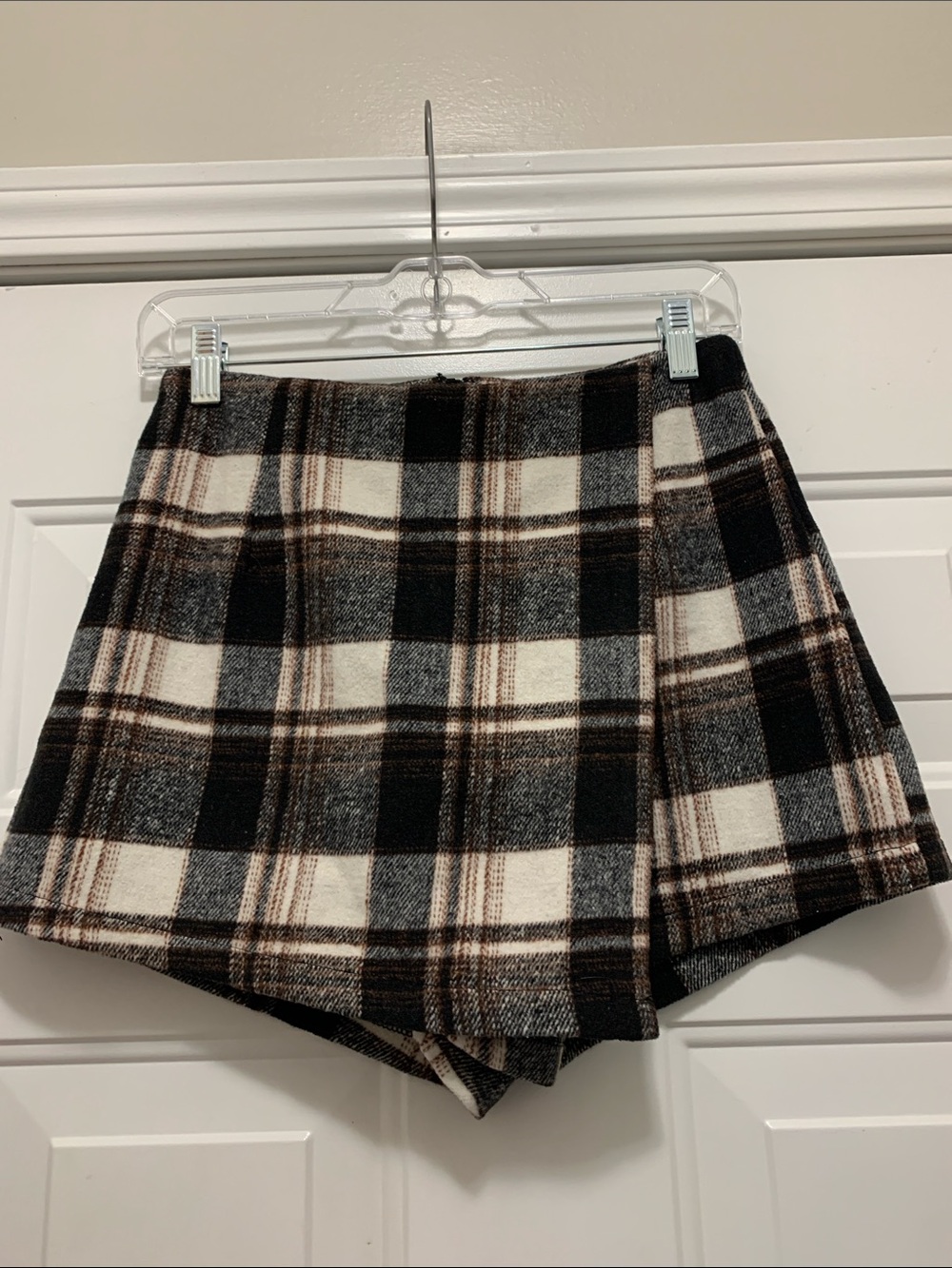 NWT Windsor Black, Cream & Brown Plaid Skort Size XS